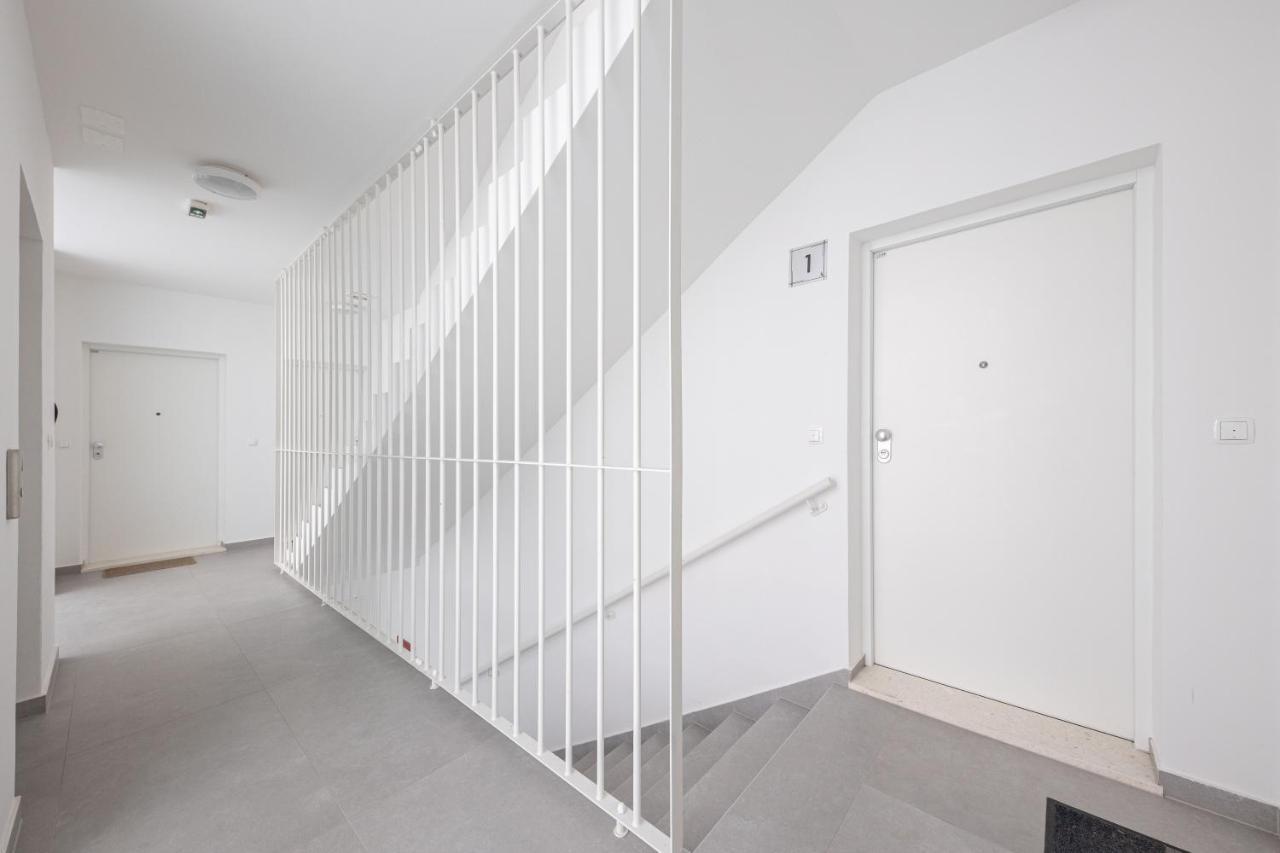 Apartment Abia Znjan Split Exteriör bild